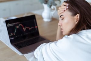 Mercati in calo: panico o opportunità? La guida per non sbagliare quando la Borsa scende